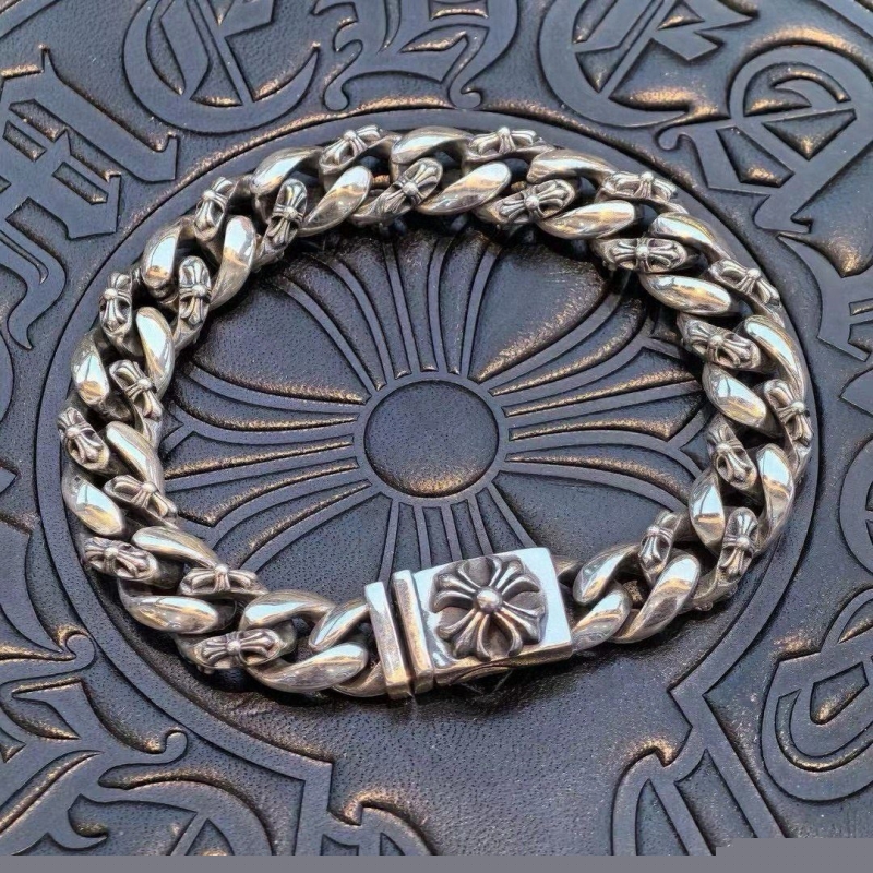Ch**me He**ts bracelets